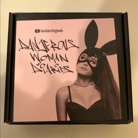 Rare Ariana Grande Dangerous Woman Diary Long Sleeve tshirt size M unisex